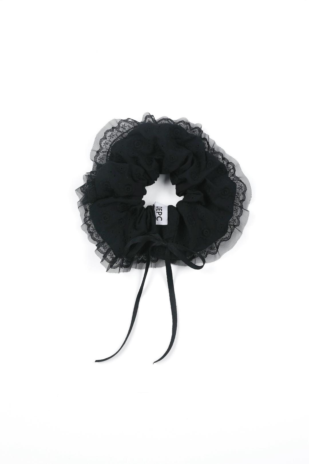 RIBBON LACE SCRUNCH (BLACK)