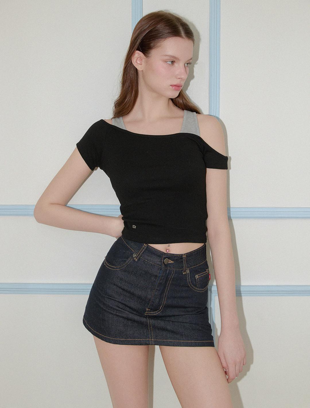 Off-Shoulder Cling Layered Sleeve Top (Black)