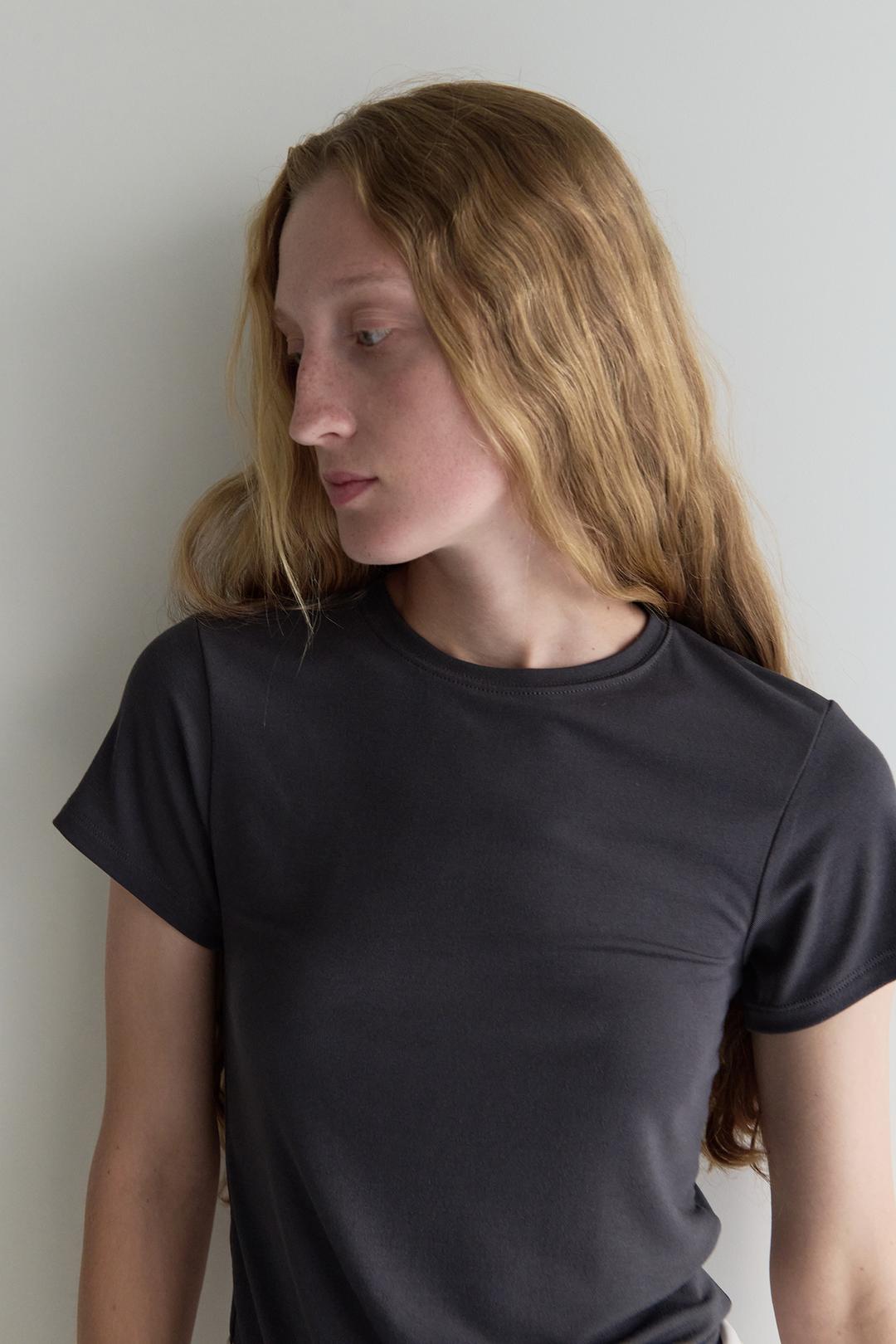 Pia slim t-shirts (charcoal)