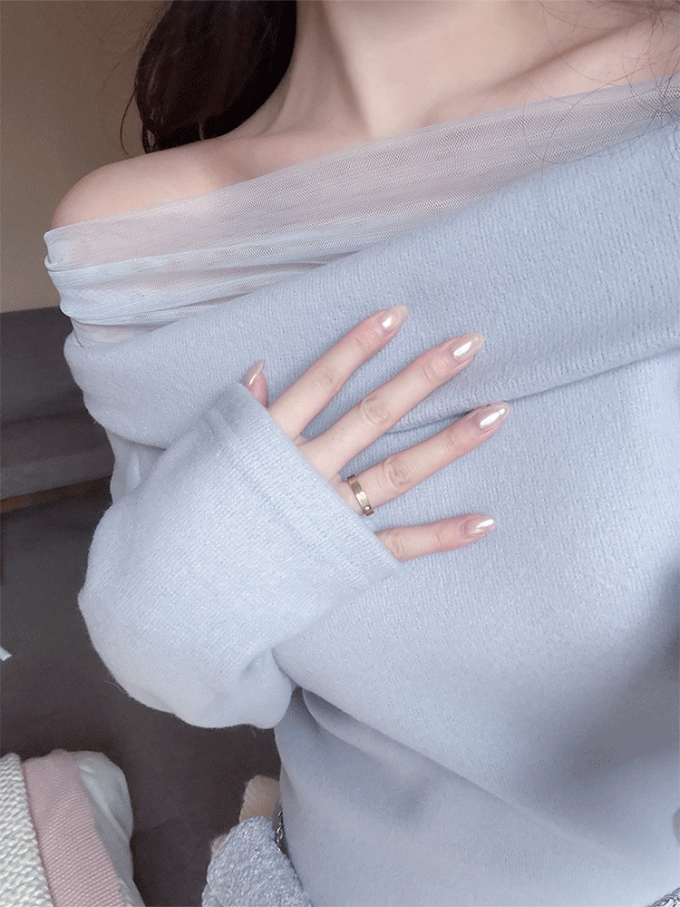 오로라 시스루 오프숄더 기모 티셔츠