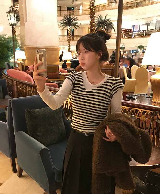 [⛄겨울신상] 첼리 테리 스트라이프 반팔티 (2color)/레이어드/반팔니트/타월소재/레이어드룩/단가라