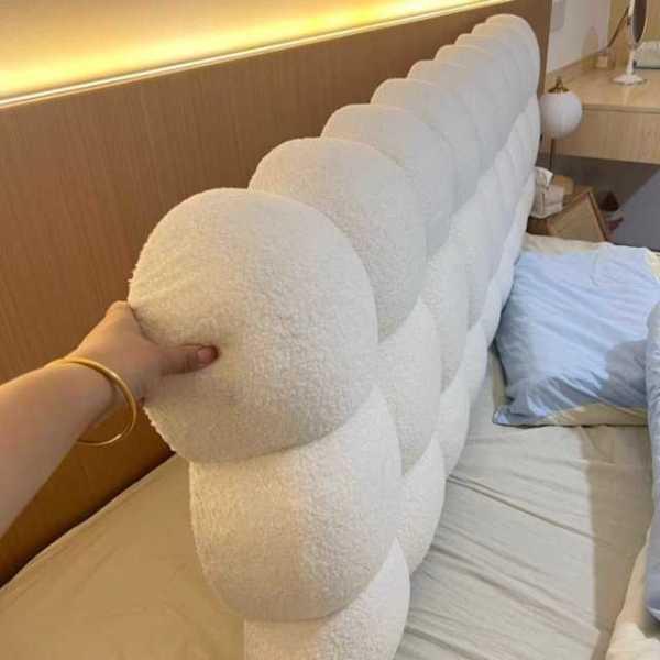 침대 헤드 쿠션 침대 등받이 엠보싱 양털 쿠션-밀크티