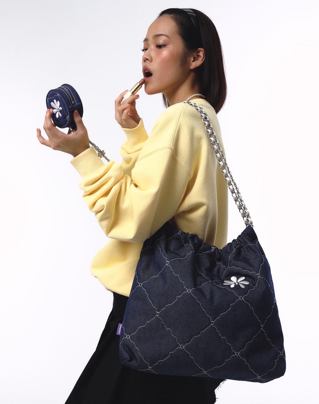 [23FW] [셀럽/인플루언서착용][포피] 데님 퀼팅 체인 숄더백