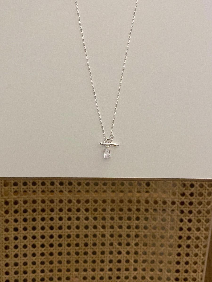 goody silver necklace