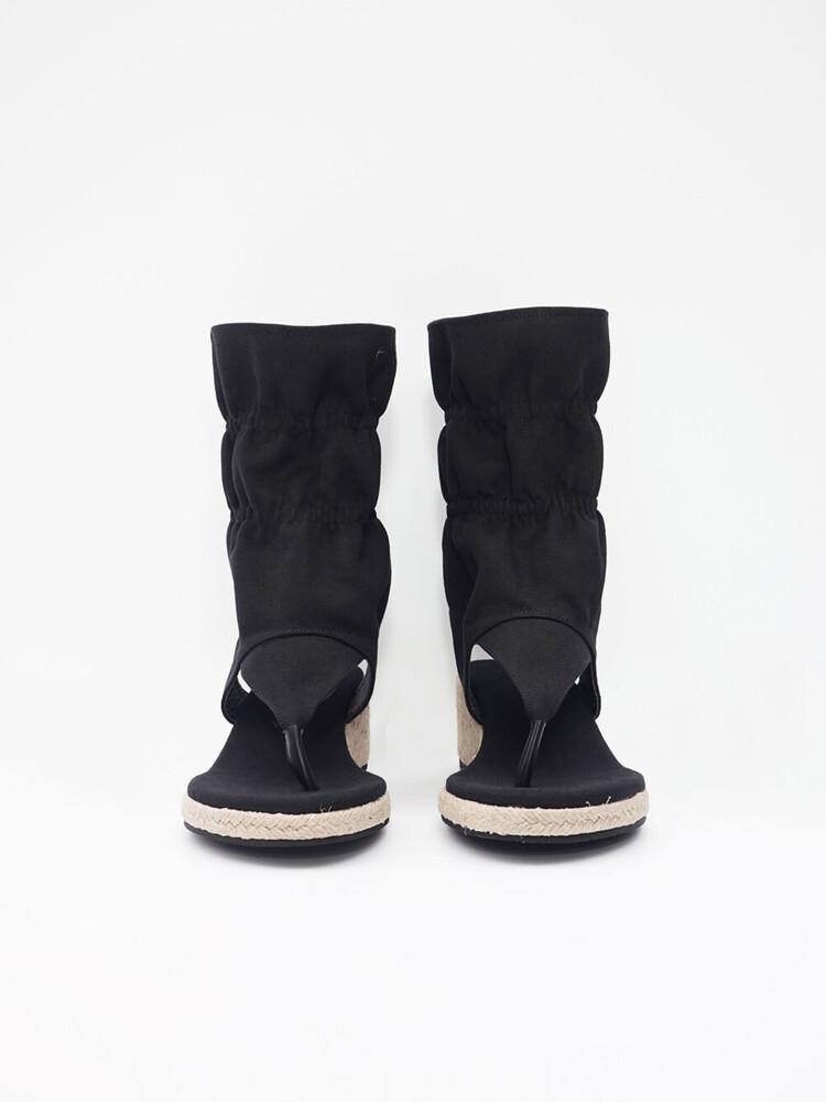 책갈피 flow split boots in black