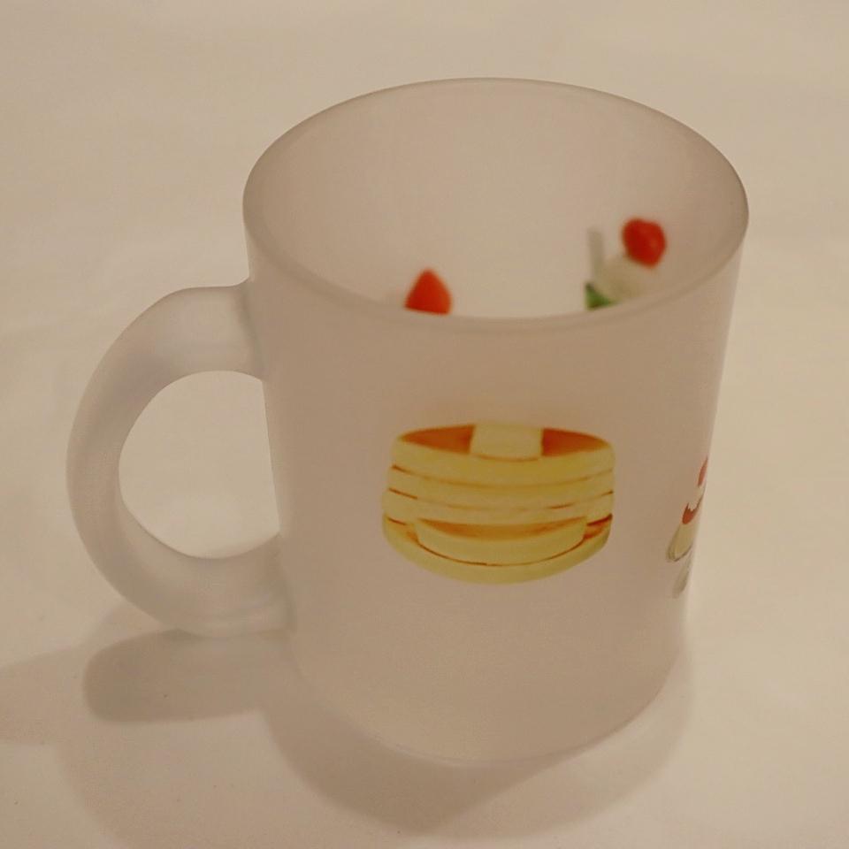 Toy Kitsaten glass mug (matte)