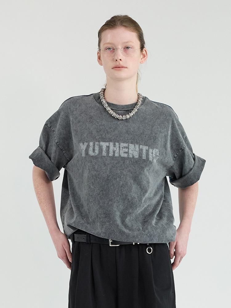 셀파 워싱 레터링 반팔 티셔츠 다크그레이 AW5ME43513