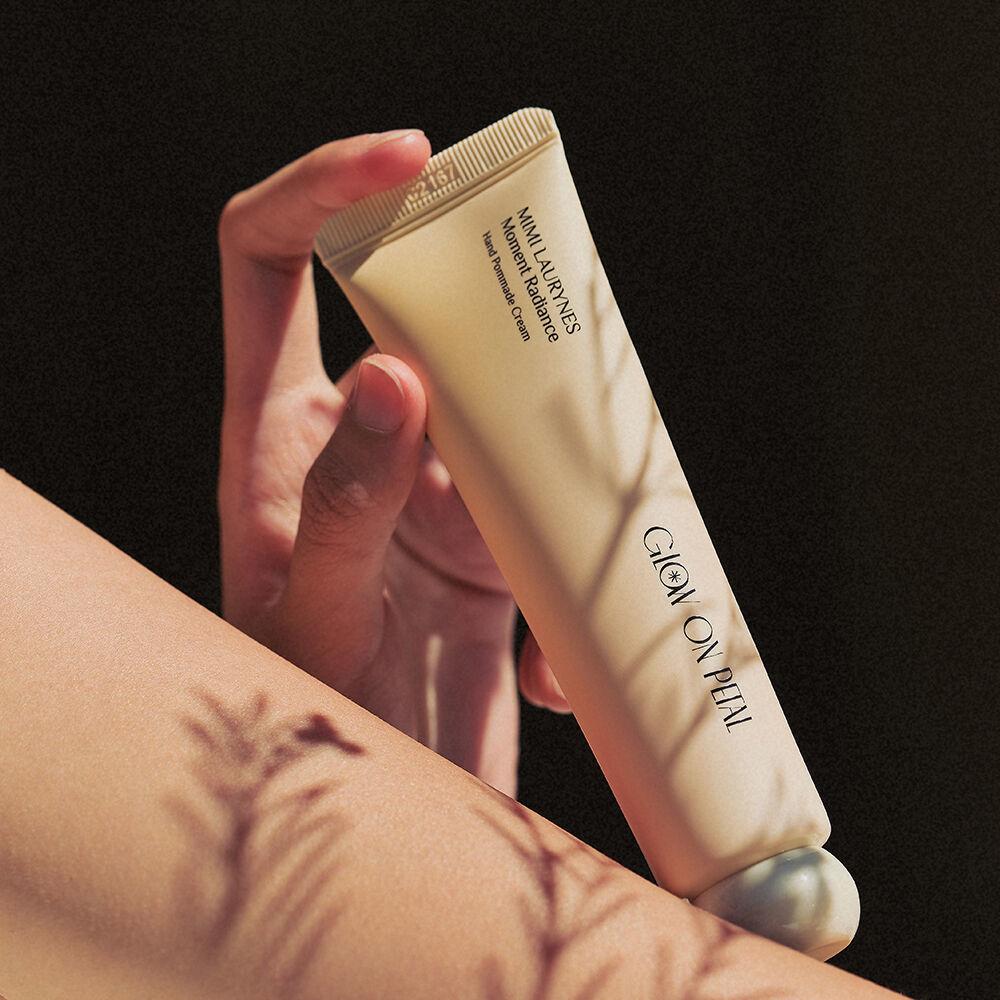 [선물추천BEST] 모먼트 래디언스 포마드 퍼퓸 핸드크림/핸드로션 60ml (3종 중 택1)