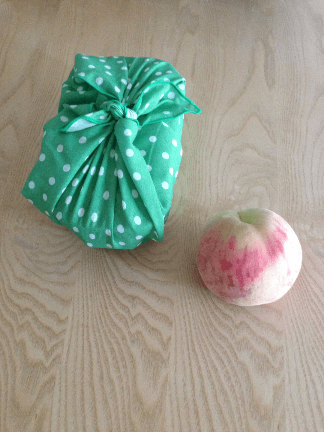 초록에 하얀콩 보자기