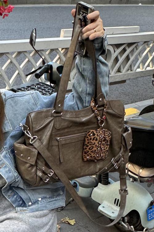 STUD POCKET BIG BAG IN KHAKI