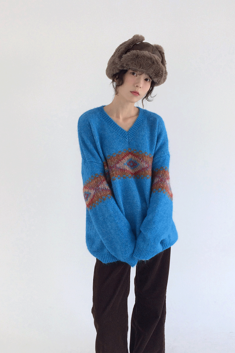 유로 브이넥 노르딕 니트