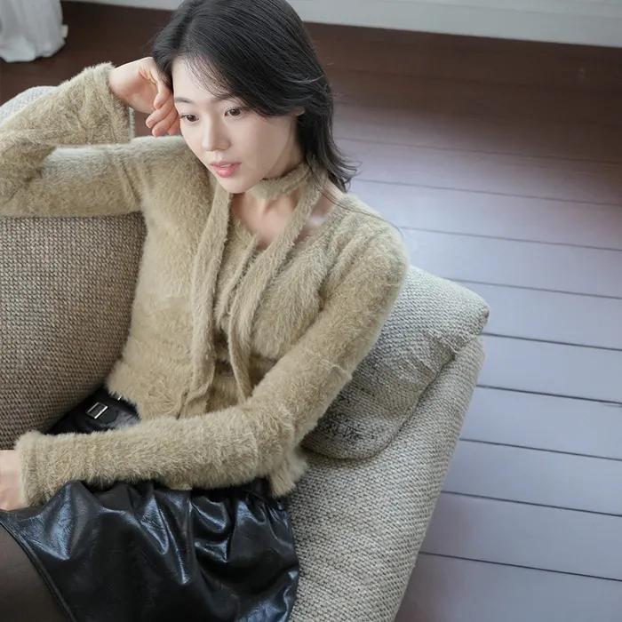 로잘린 헤어리 스카프 니트 (딥 베이지)