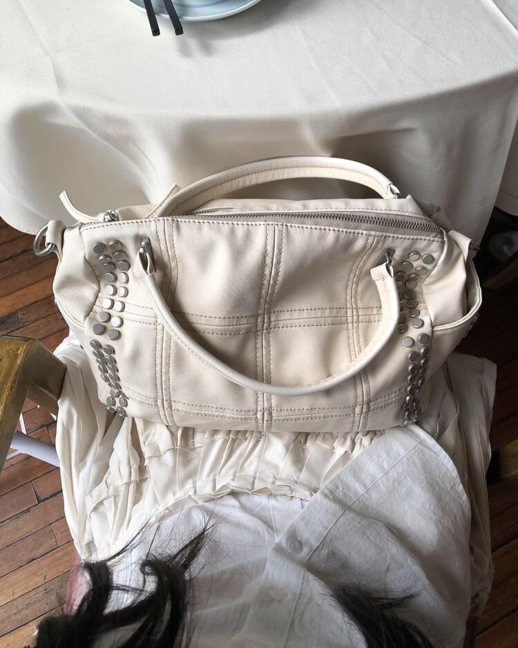 튜프티 patina stud bag