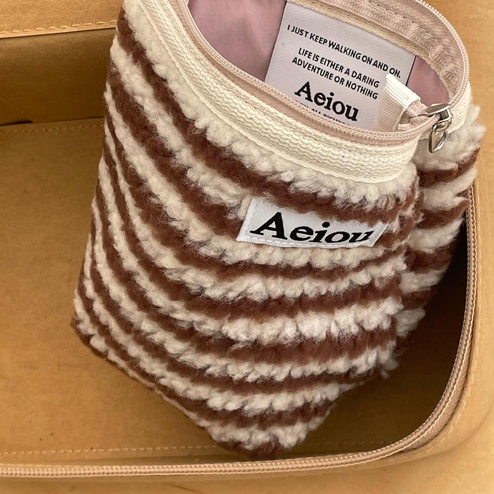 Aeiou Basic Pouch (M size) Fur Tabby Choco