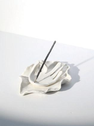 [Sleoun] Mudra Incense Holder