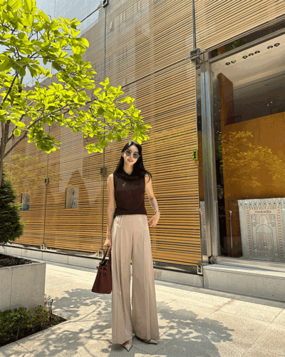 생로랑 윙클 니트 톱