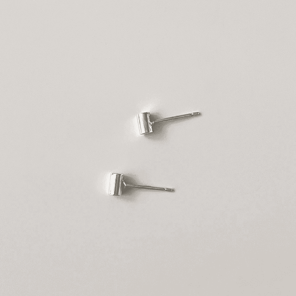 Mini hammer earring