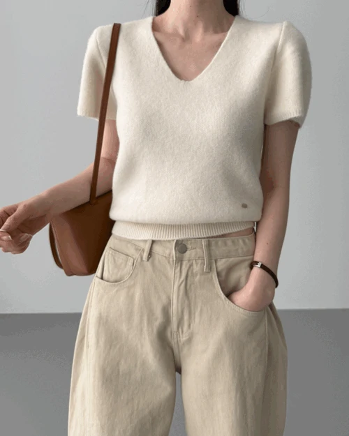 뮤어 브이넥 반팔니트