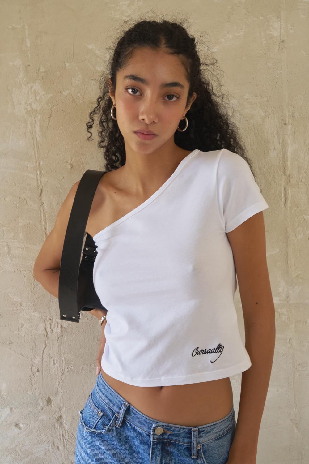 Outstanding Top / White