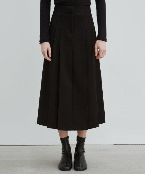 LONG PLEATED SKIRT_BLACK