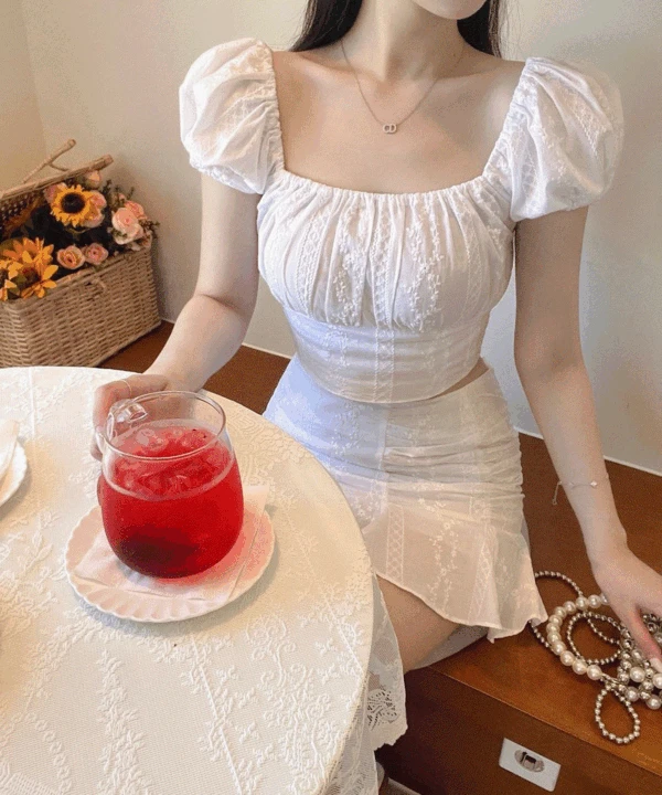 [휴가룩/데이트룩/단품가능] 자수 블라우스 & 스커트 세트 - 2color