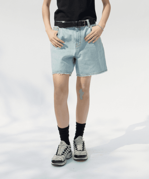 데미지 워시드 데님 쇼츠 (라이트블루)