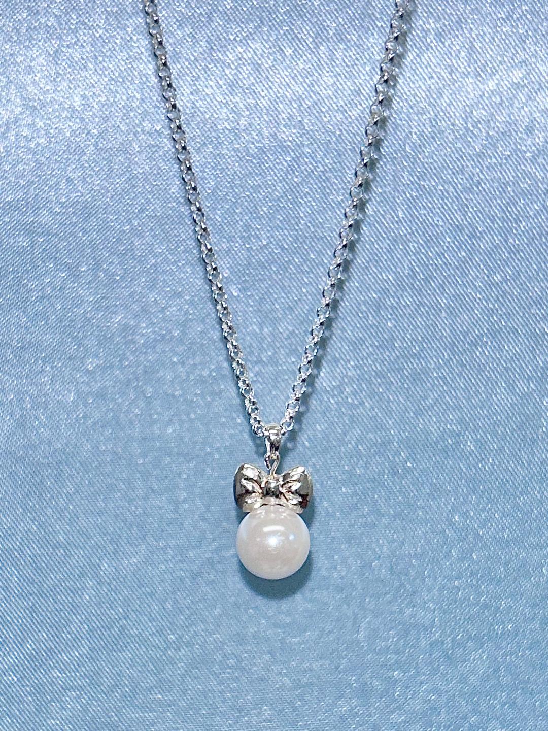 Ribbon Pearl Necklace