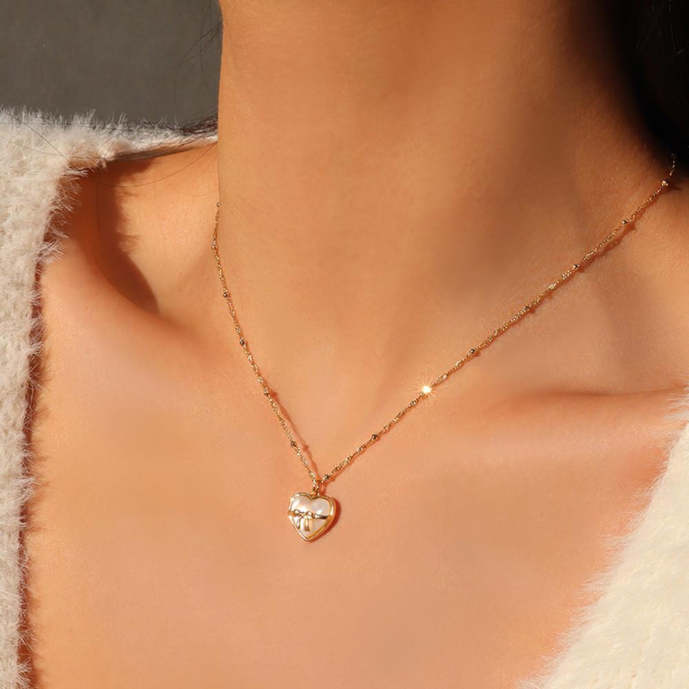 [예약배송 gold 컬러 10/5 순차배송][태연, 아이브 리즈 착용] holiday heart necklace