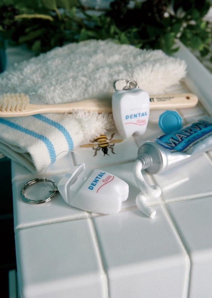 (재입고)휴대용 치실 열쇠고리 키링 DENTAL FLOSS 치아건강 필수품