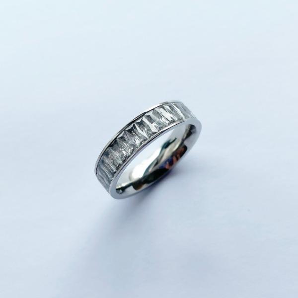 17점5도 Long Cubic Glass Pattern Ring