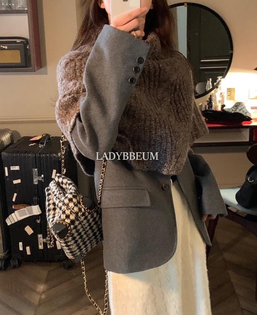 레이디쁨 (그레이당일) 25FW Objet 오브제 보드 울 케이프 울100 케이블 니트 망또