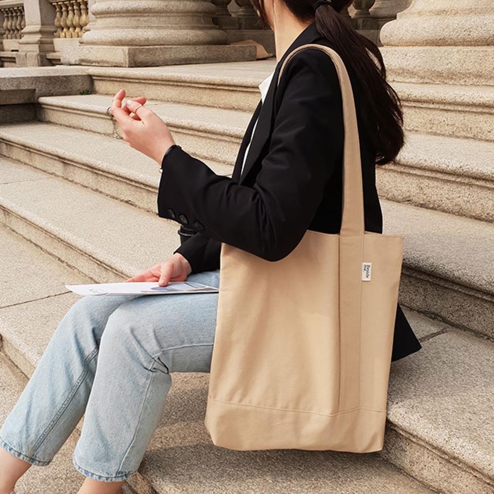 무지 트윌 캔버스 심플라인 에코백 샌드베이지