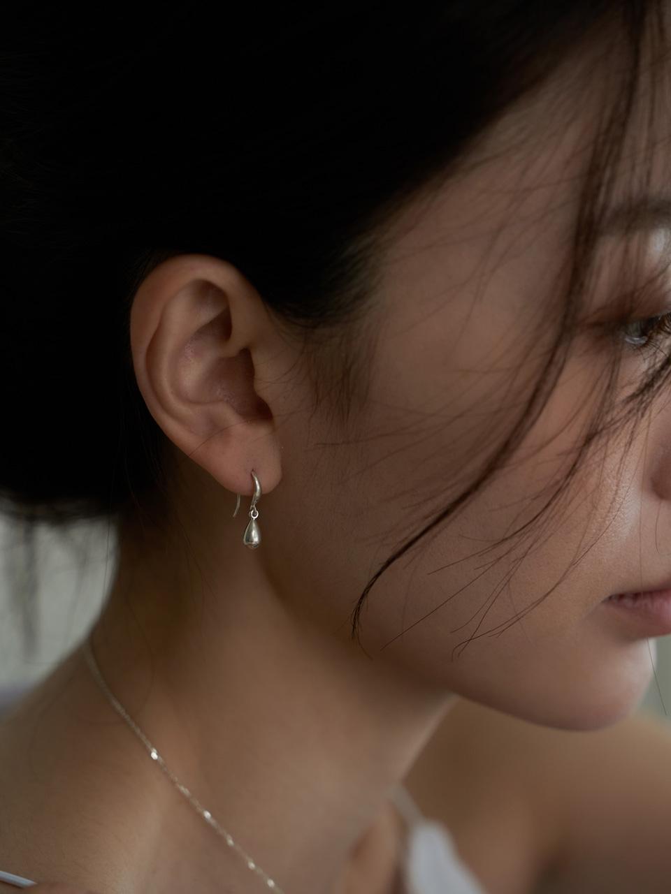 Rosee. Drop Earring