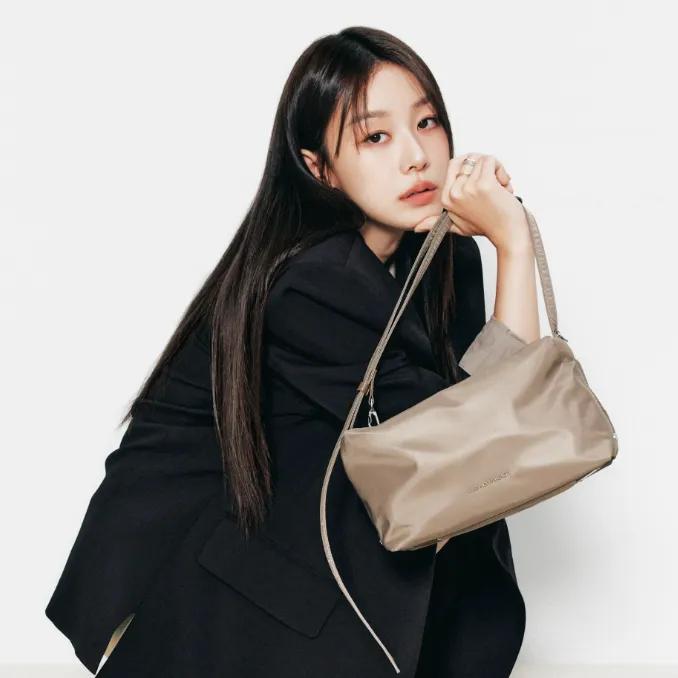 [이주명 PICK] 릴리프 스티치 스퀘어백_2Color/ 도난방지 RFID차단 여행가방