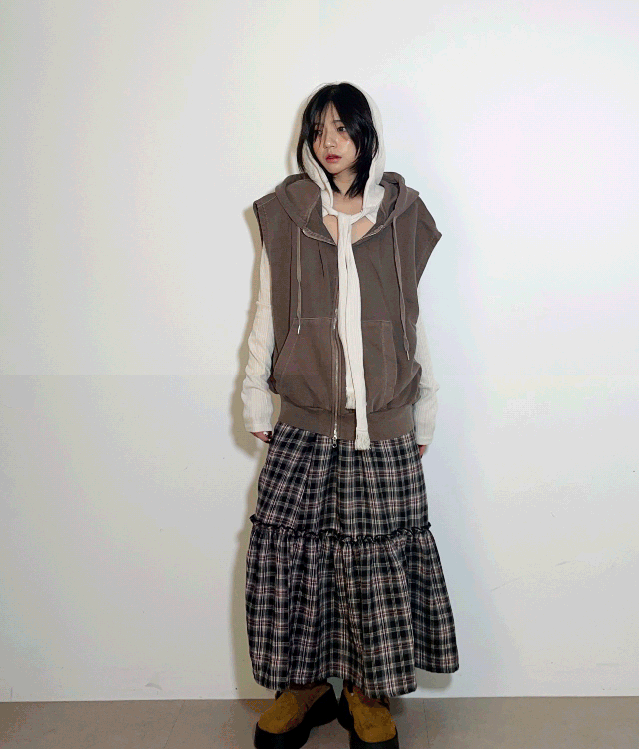 커즈 피그먼트 오버 베스트 후드 조끼