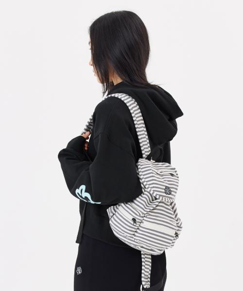 우먼즈 클러브 스트라이프 미니 백팩 - CHARCOAL