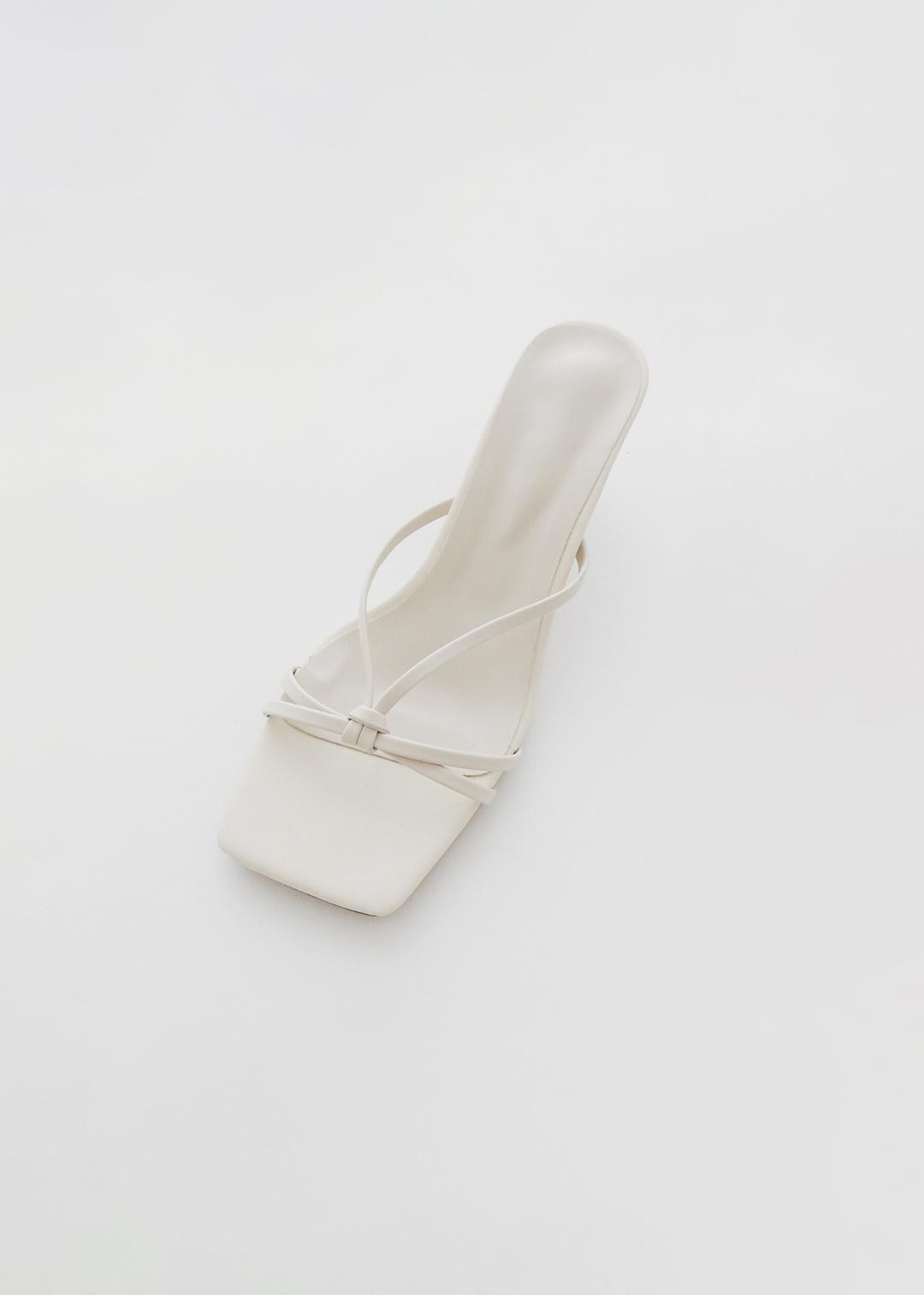 CLASSIC STRAP MULE [IVORY]