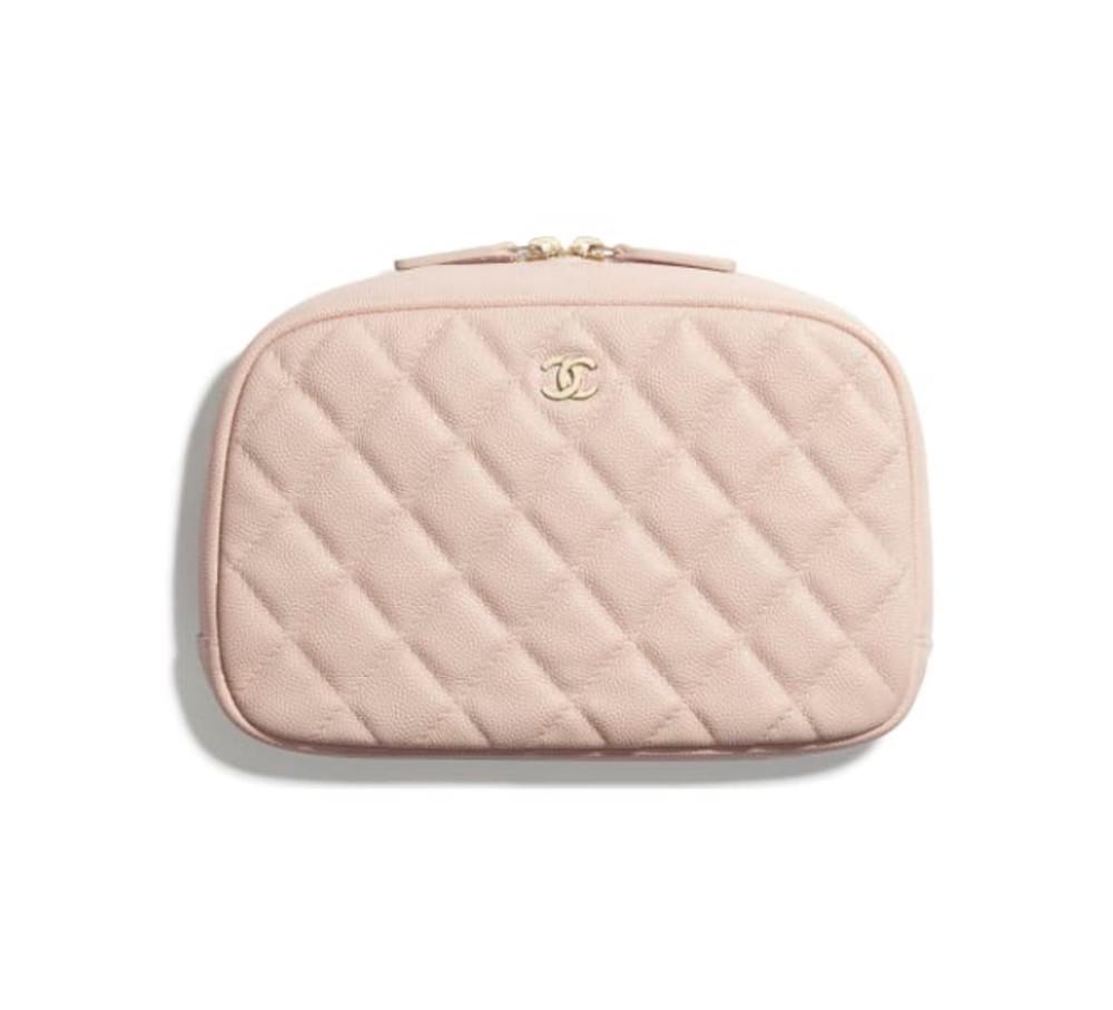 [Chanel] 샤넬 클래식 코스메틱 케이스 캐비어 금장 페일핑크 A80910 Y33352 NA116