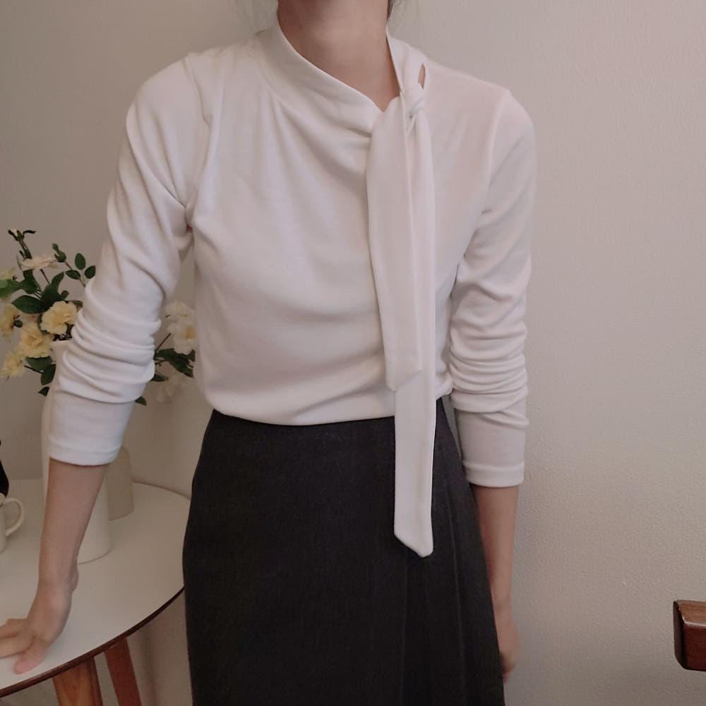 로라 언발 타이 반폴라 티셔츠