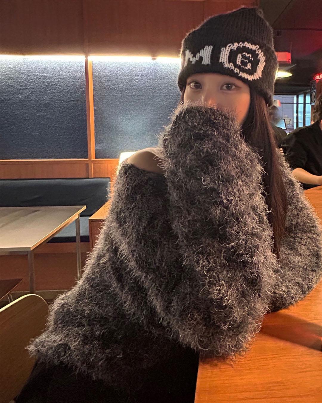 BASIL BOAT NECK KNIT