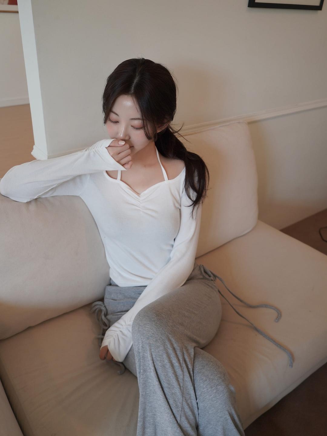 winter romantic halter top_white