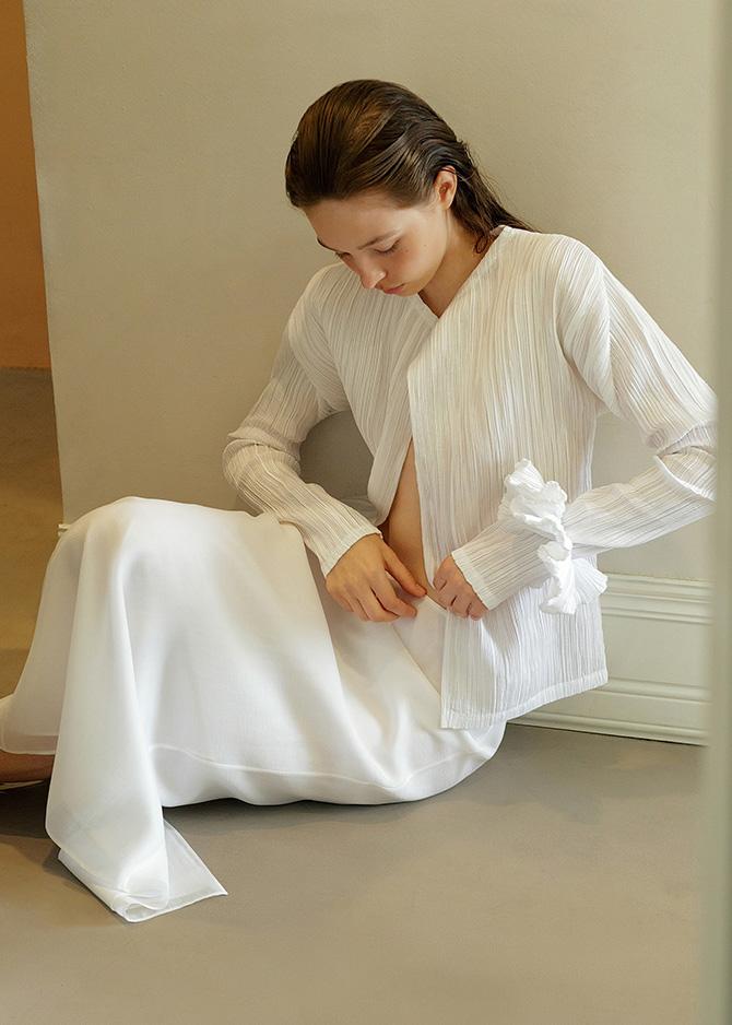 FREYA PLEATS CARDIGAN [WHITE, BEIGE]