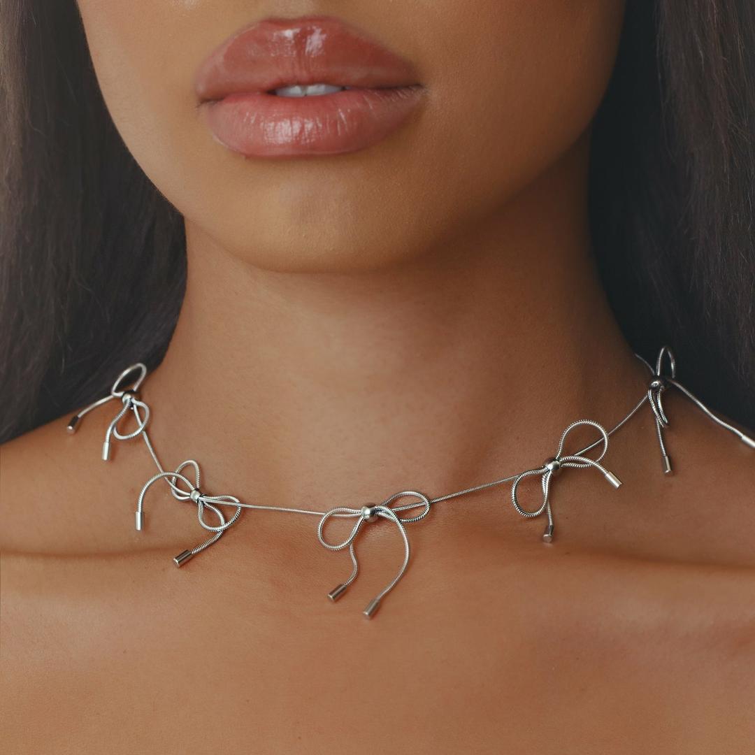 Bow Necklace Silver