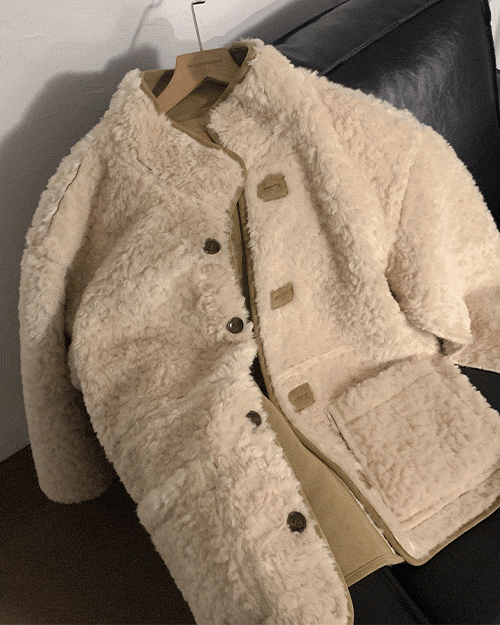 [주문폭주/고퀄리티] 모카멜 리버시블 퍼 스웨이드 하프 무스탕