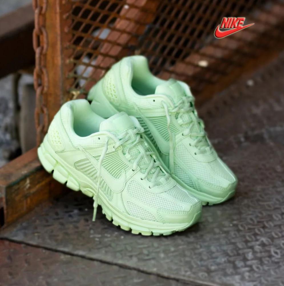 나이키 줌 보메로 5 베이퍼 그린 HF5493-301