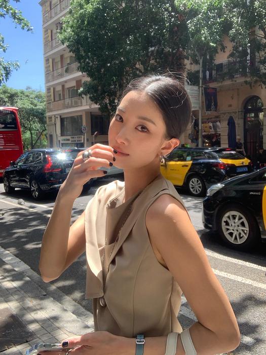 Asymmetrical draped blouse (베이지)