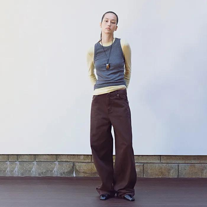 Curved-Fit Brown Denim Pants L119-93