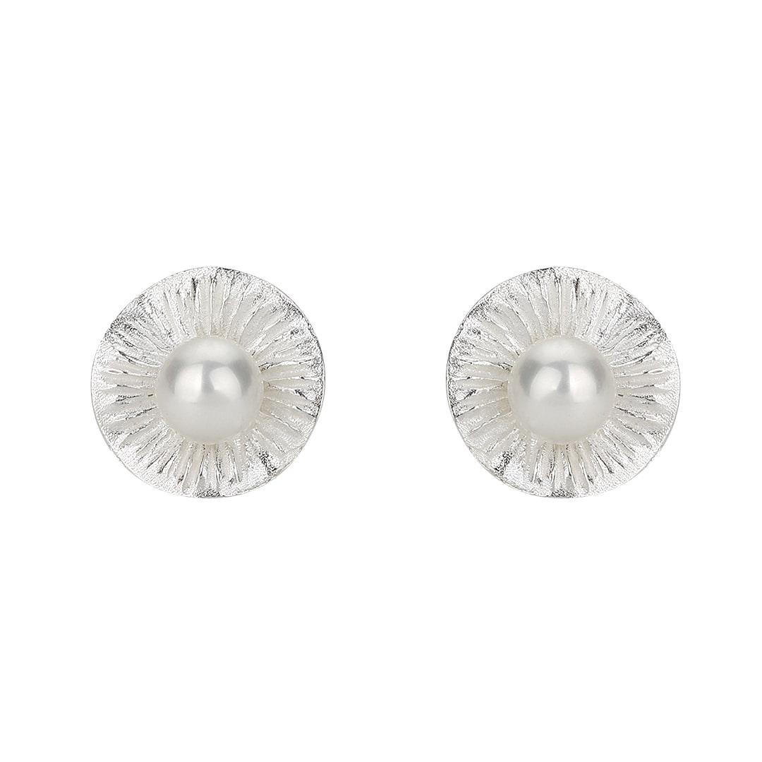 Petal pearl earring