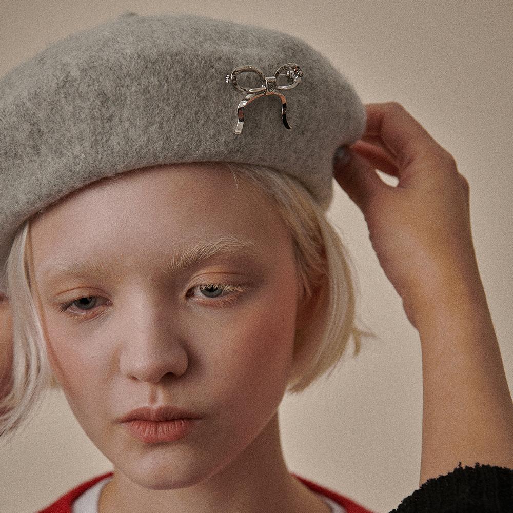 Ribboned wool beret