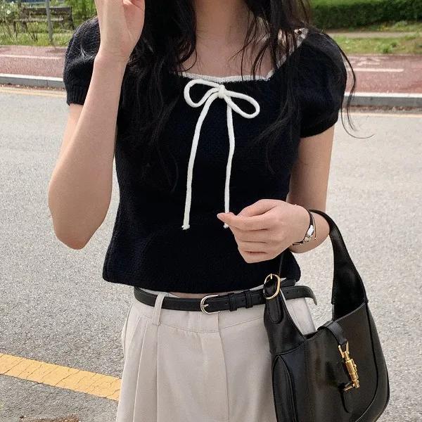 [러블리룩&귀여운]알티아 리본 스퀘어 퍼프니트